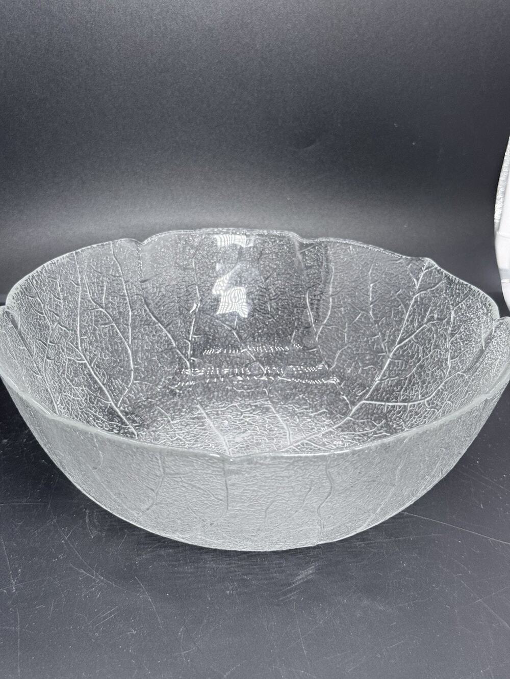 Vintage 1980s Arcoroc France Aspen 9" Round Bowl Leaf Pattern